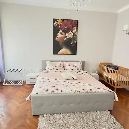 '2R' City Center Holidays And Workstays Rijeka Exterior photo