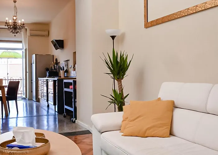 \'2R\' City Center Holidays And Workstays