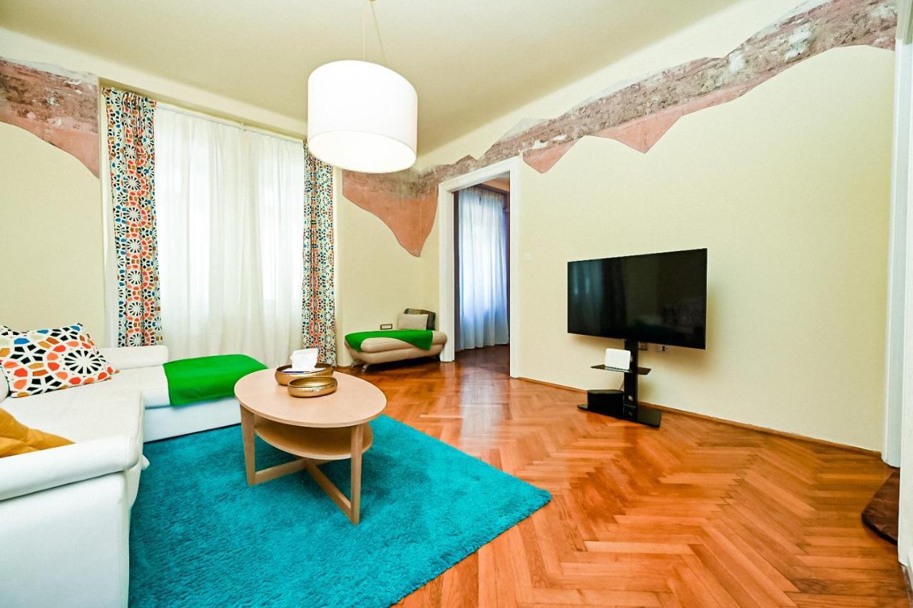 Apartment '2r' Center Holidays And Workstays *