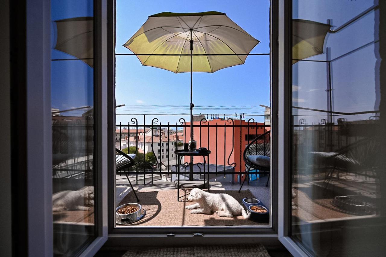 '2r' Center Holidays And Workstays Apartment *